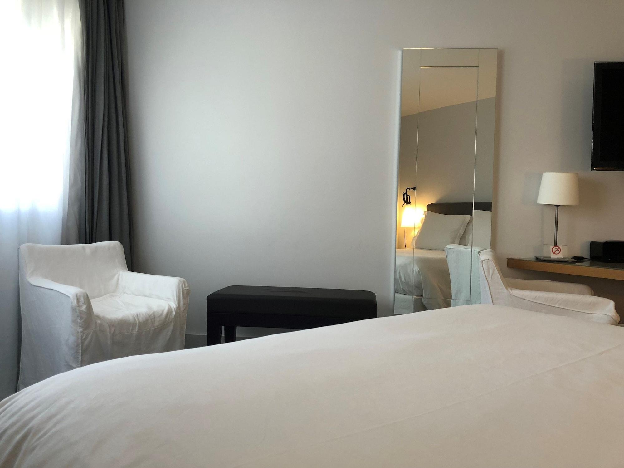 La Maison Champs Elysees Paris Exterior photo